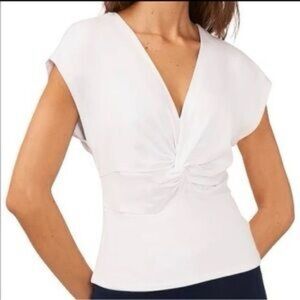 Halogen Size Medium Twist knit top in bright white